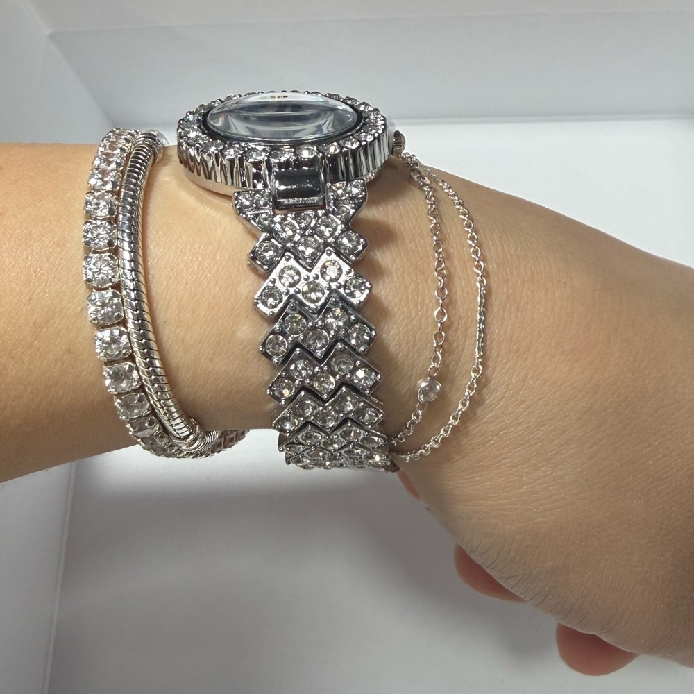 Elegant Silver Popular Roman Steel Belt Quartz Women's Watch - Picture 4 of 6